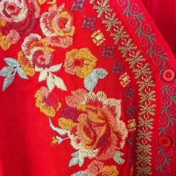 Andree by Unit Colorfully Embroidered 3/4 Sleeve Relaxed Fit Tunic, size Large - Picture 3 of 4